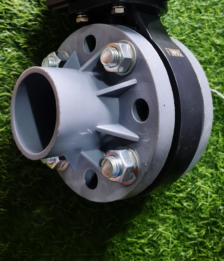 một bên mặt bích của van bướm nhựa